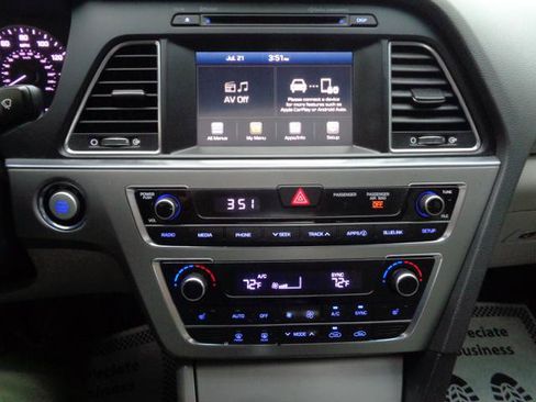Used 2017 Hyundai Sonata Limited w/ Cargo Package FWD image 34