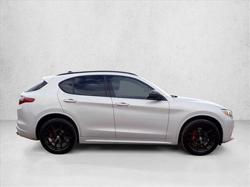 Used 2021 Alfa Romeo Stelvio Ti w/ Nero Edizione AWD/4WD image 5