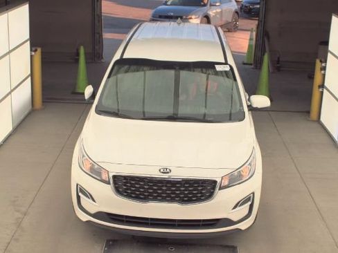 Used 2021 Kia Sedona LX FWD image 2
