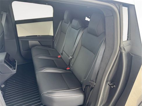 Used 2024 Tesla Cybertruck AWD Crew Cab image 13
