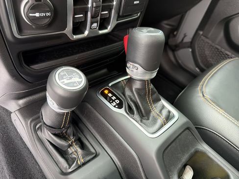 Used 2022 Jeep Wrangler Unlimited Sahara image 28