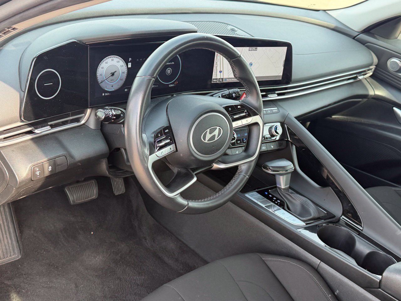 Used 2025 Hyundai Elantra SEL FWD image 11