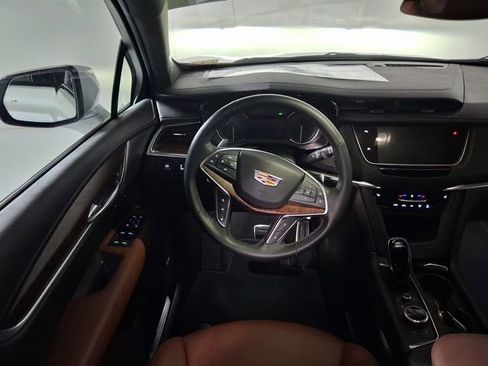 Used 2025 Cadillac XT5 Sportv image 13