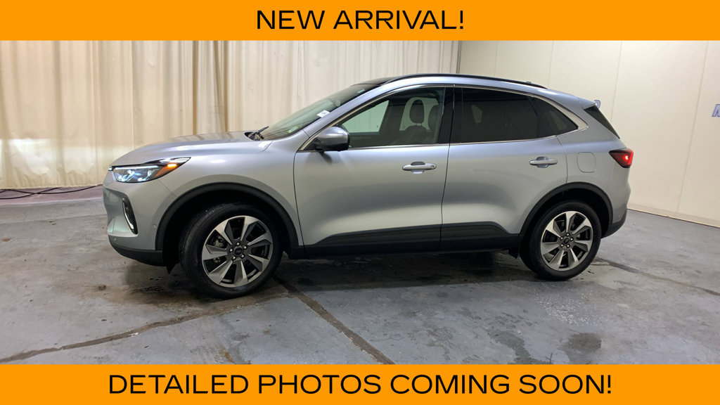 Certified 2023 Ford Escape Platinum w/ Premium Technology Package AWD/4WD image 6
