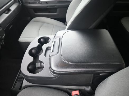 Used 2022 RAM 1500 Classic SLT image 33