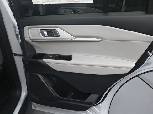 New 2026 Ford Explorer Active image 19