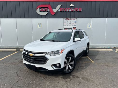 Used 2018 Chevrolet Traverse LT w/ LPO, 'HIT The Road' Package image 1