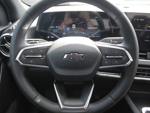 New 2026 Chevrolet Equinox LT w/ Midnight Edition FWD image 12