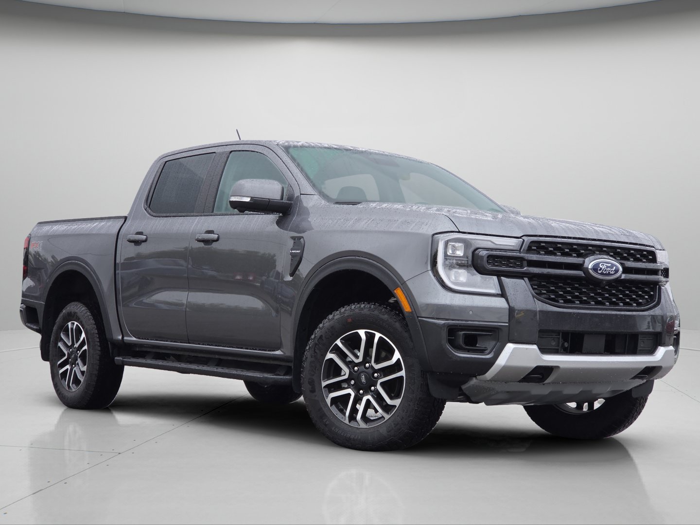 Used 2025 Ford Ranger Lariat w/ FX4 Off-Road Package AWD/4WD image 2