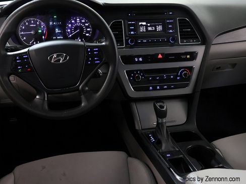 Used 2017 Hyundai Sonata SE image 16