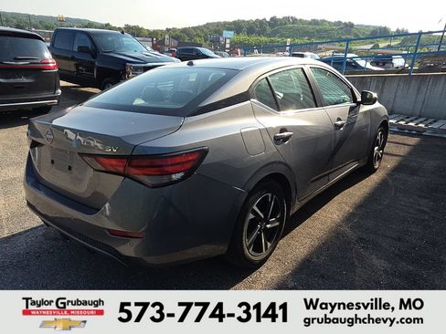 Used 2024 Nissan Sentra SV FWD image 6