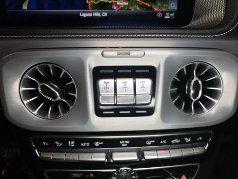 Used 2021 Mercedes-Benz G 63 AMG 4MATIC w/ G Manufaktur Interior Package image 23