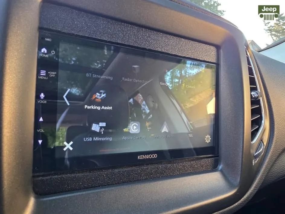 Used 2018 Jeep Compass Trailhawk w/ Leather Interior Group AWD/4WD image 21