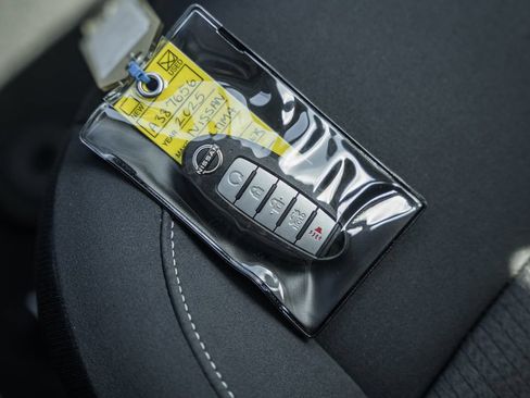Used 2025 Nissan Altima 2.5 SV FWD image 36