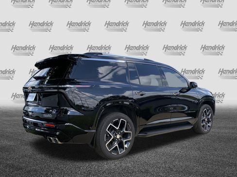 Used 2025 Chevrolet Traverse High Country AWD/4WD image 10