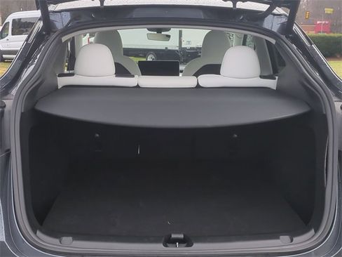 Used 2023 Tesla Model Y Long Range image 32