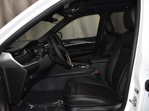 New 2025 Jeep Grand Cherokee Limited image 10