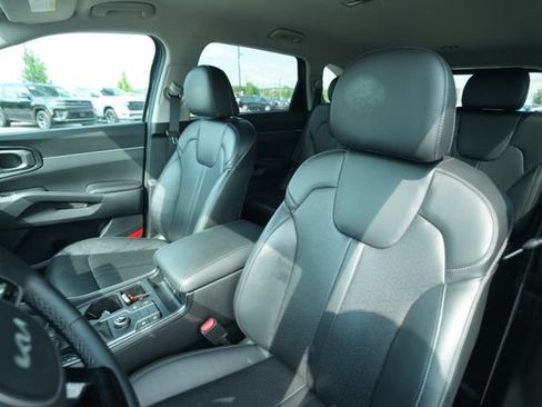 Used 2023 Kia Sorento S FWD image 39