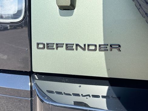 New 2026 Land Rover Defender 110 X-Dynamic SE image 11