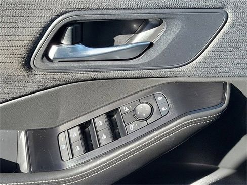 Used 2022 Nissan Rogue SV image 20