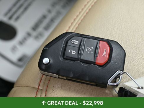 Used 2018 Jeep Wrangler Unlimited Sahara w/ Dual Top Group image 31