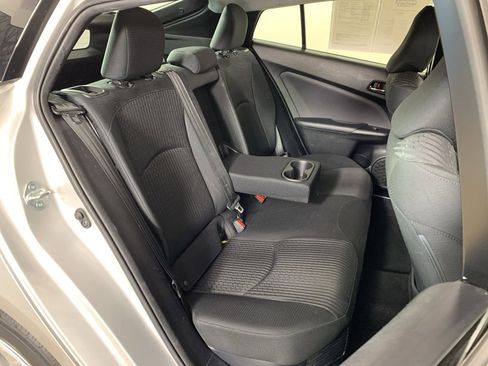 Used 2018 Toyota Prius Three image 32