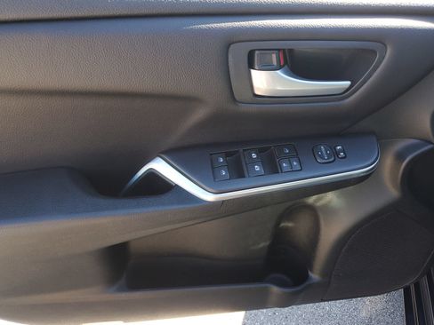 Used 2016 Toyota Camry LE FWD image 20