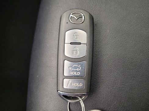 Used 2014 MAZDA MAZDA3 s Touring image 32