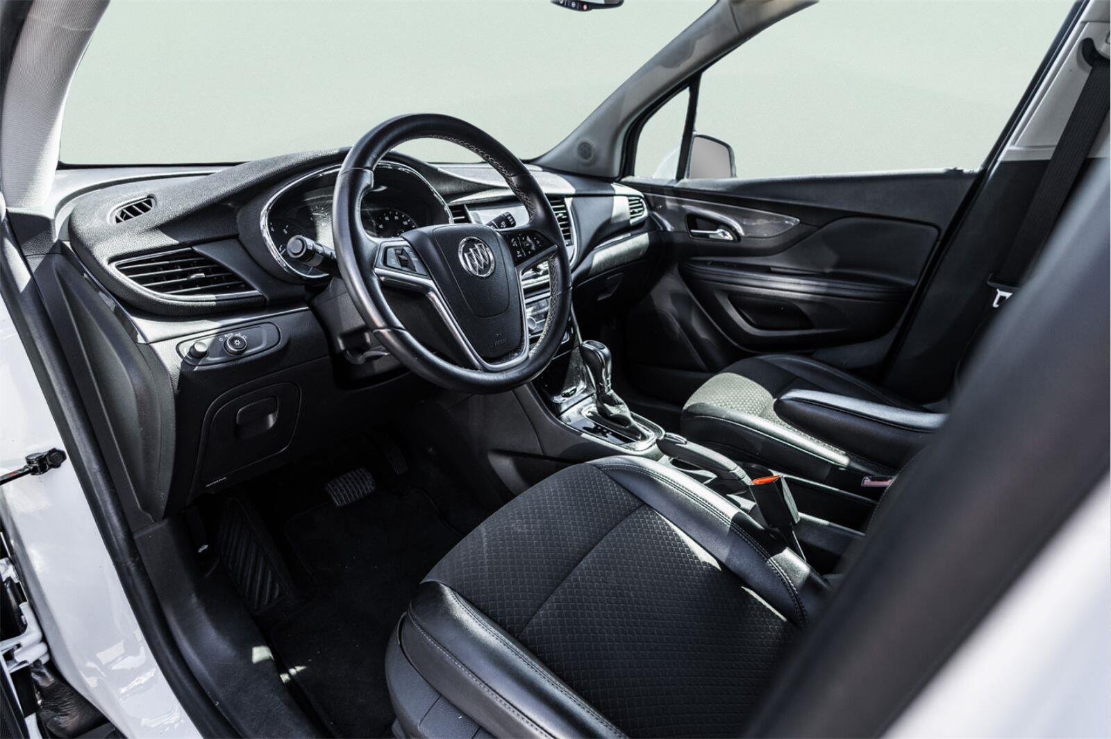 Used 2020 Buick Encore Preferred FWD image 10