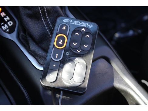 Used 2018 Jeep Wrangler Unlimited Sahara w/ Uconnect 4C Nav & Sound Group AWD/4WD image 32