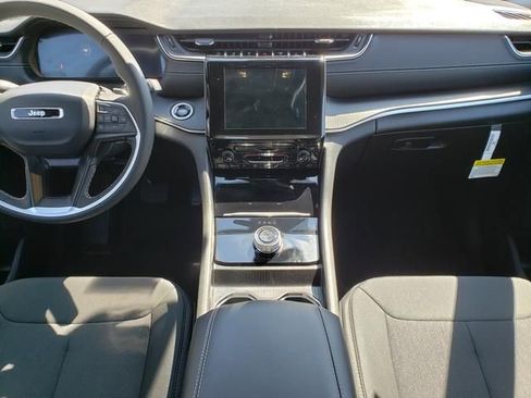 New 2025 Jeep Grand Cherokee L Laredo AWD/4WD image 9