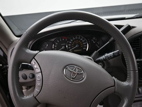 Used 2005 Toyota Sequoia SR5 image 11