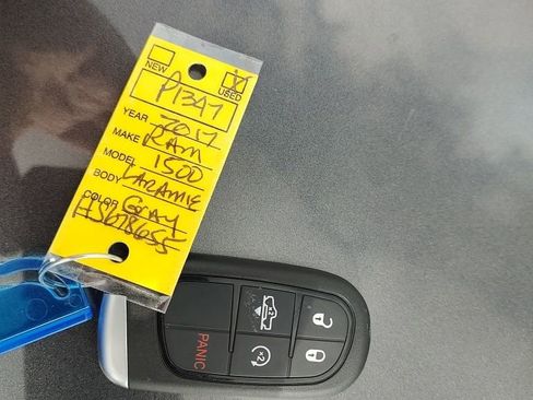 Used 2017 RAM 1500 Laramie image 13