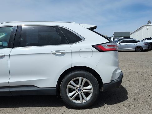 Used 2020 Ford Edge SEL image 9