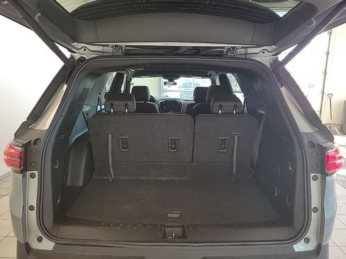 Used 2023 Chevrolet Traverse LT image 14