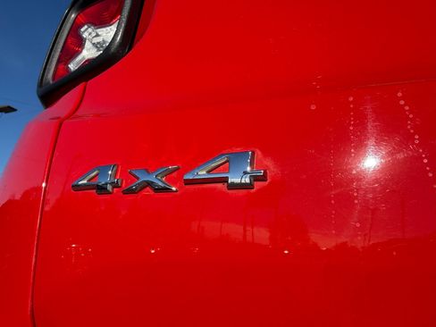 Used 2016 Jeep Renegade Latitude AWD/4WD image 5