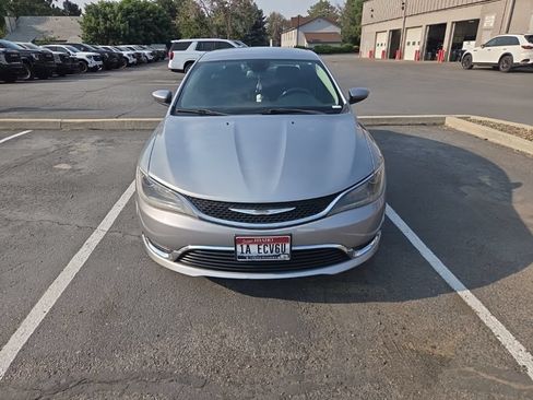 Used 2015 Chrysler 200 Limited FWD image 8