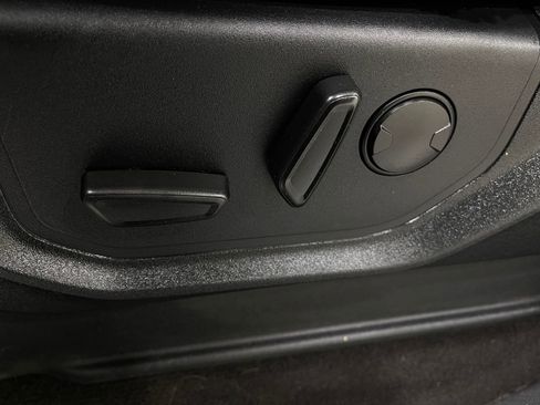 Used 2019 Ford F150 Lariat w/ Equipment Group 502A Luxury AWD/4WD image 16