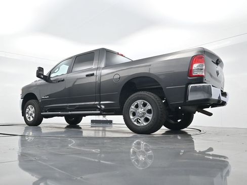Used 2024 RAM 2500 Big Horn AWD/4WD image 32