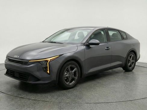 Used 2025 Kia K4 FWD image 3