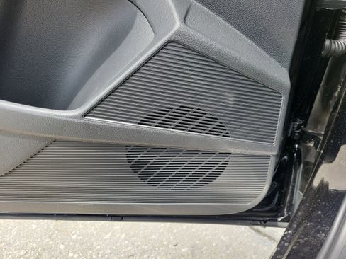 New 2026 Volkswagen Taos SE FWD image 19