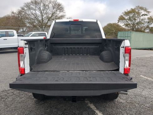 Used 2019 Ford F250 Lariat w/ Chrome Package image 11
