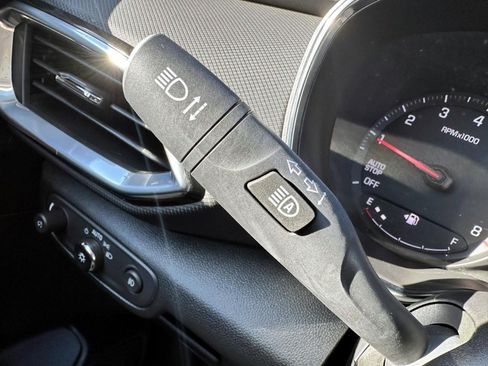 Used 2023 Chevrolet TrailBlazer LT AWD/4WD image 18