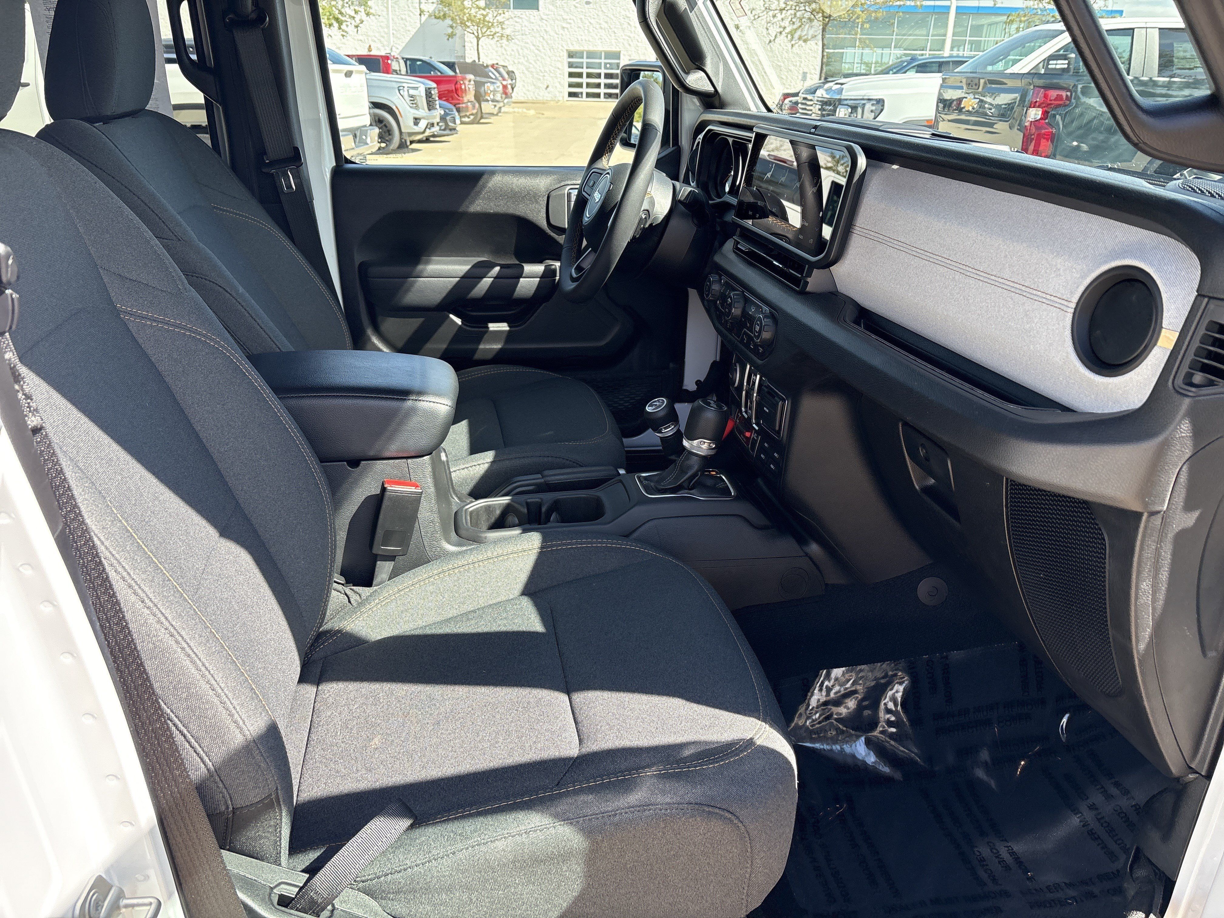 Used 2024 Jeep Wrangler Unlimited Sport AWD/4WD image 17