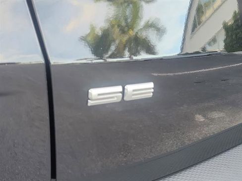 Used 2021 Ford Escape SE w/ SE Sport Appearance Package image 44