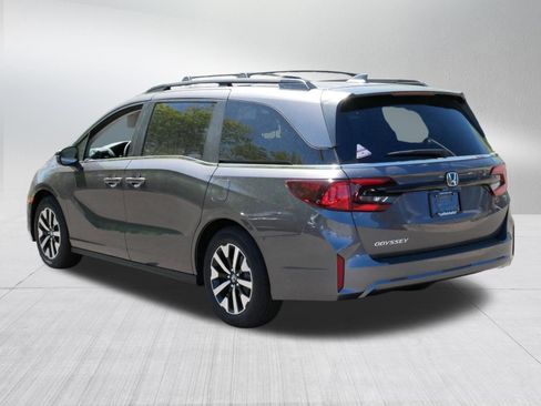 Certified 2026 Honda Odyssey EX-L image 5