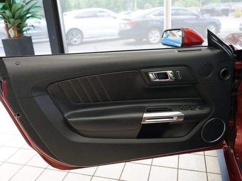 Used 2015 Ford Mustang Premium RWD image 29