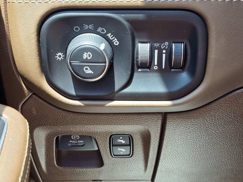 Used 2019 RAM 1500 Limited AWD/4WD image 22