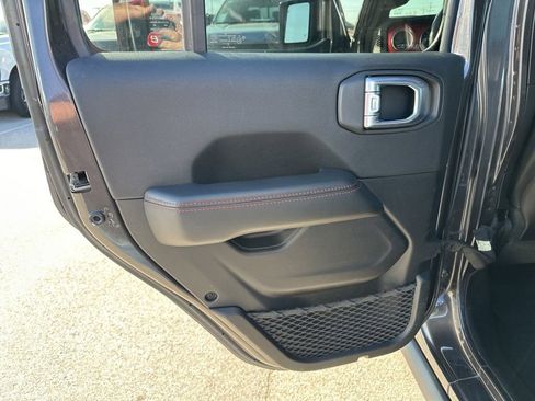 Used 2021 Jeep Wrangler Unlimited Rubicon image 34