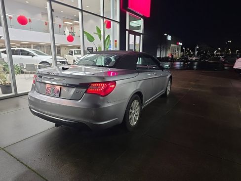 Used 2013 Chrysler 200 Touring image 4